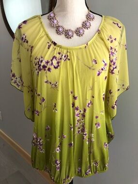 Apt. 9 Boho Chartreuse Violet Floral Top Size Medium